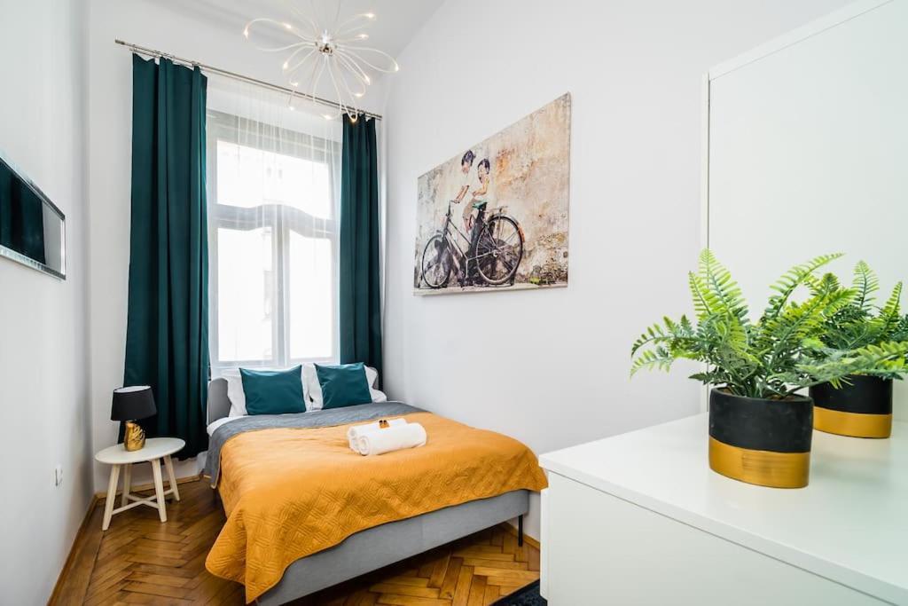 Royal City Apartment 40 M2 Krakkó Kültér fotó