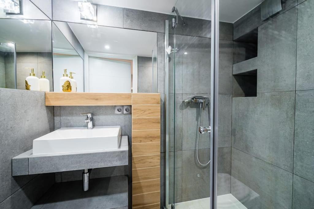Royal City Apartment 40 M2 Krakkó Kültér fotó